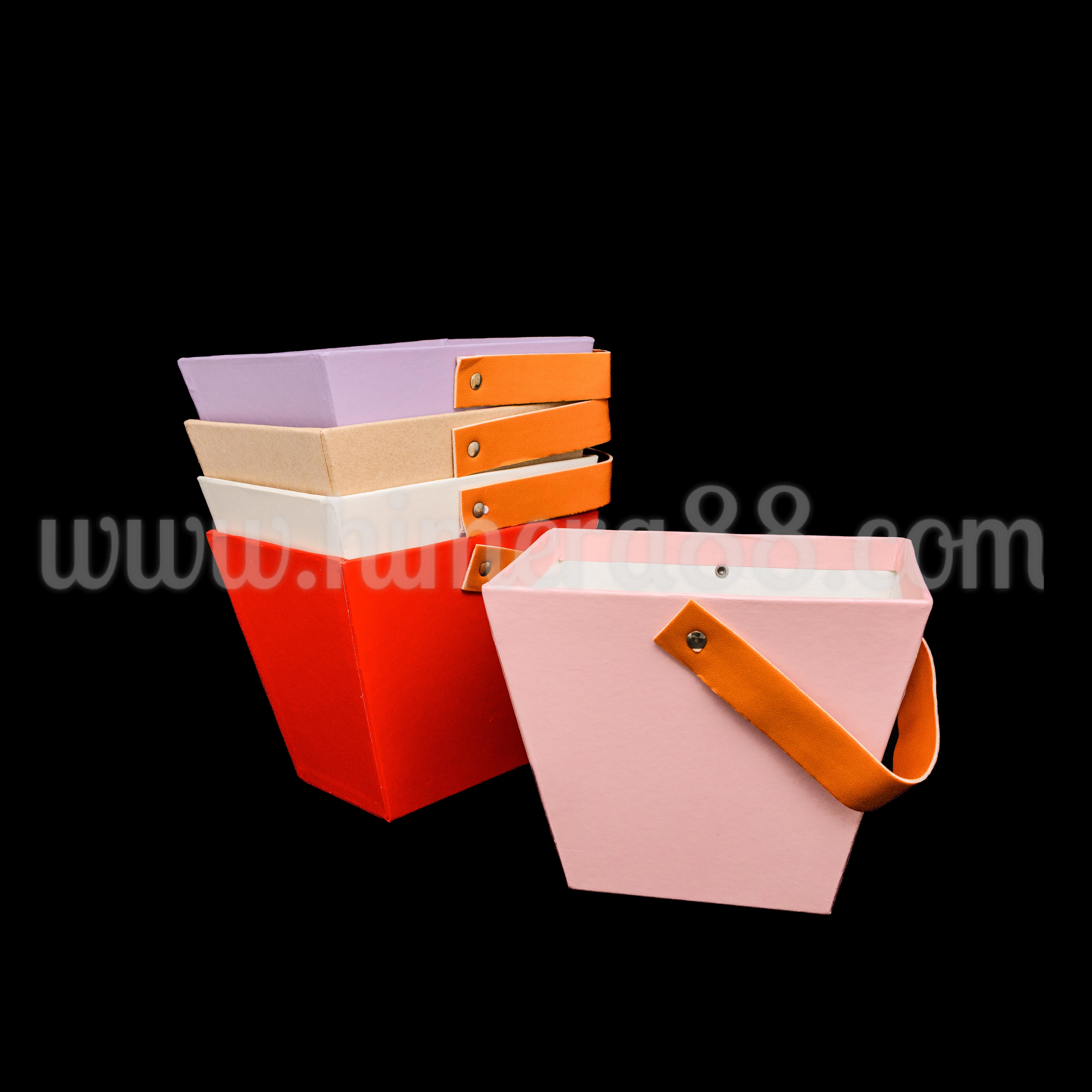 Кашпа с кожена дръжка 11cm/13cm/9cm - изглед 1